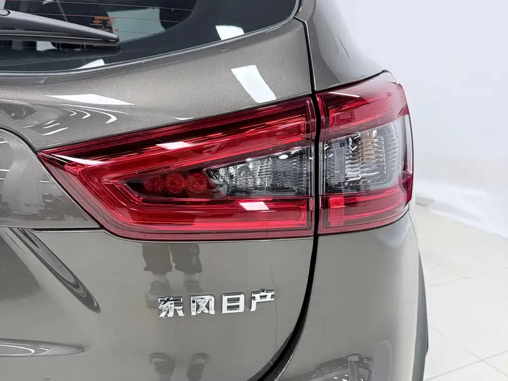 Nissan Qashqai — фото 4