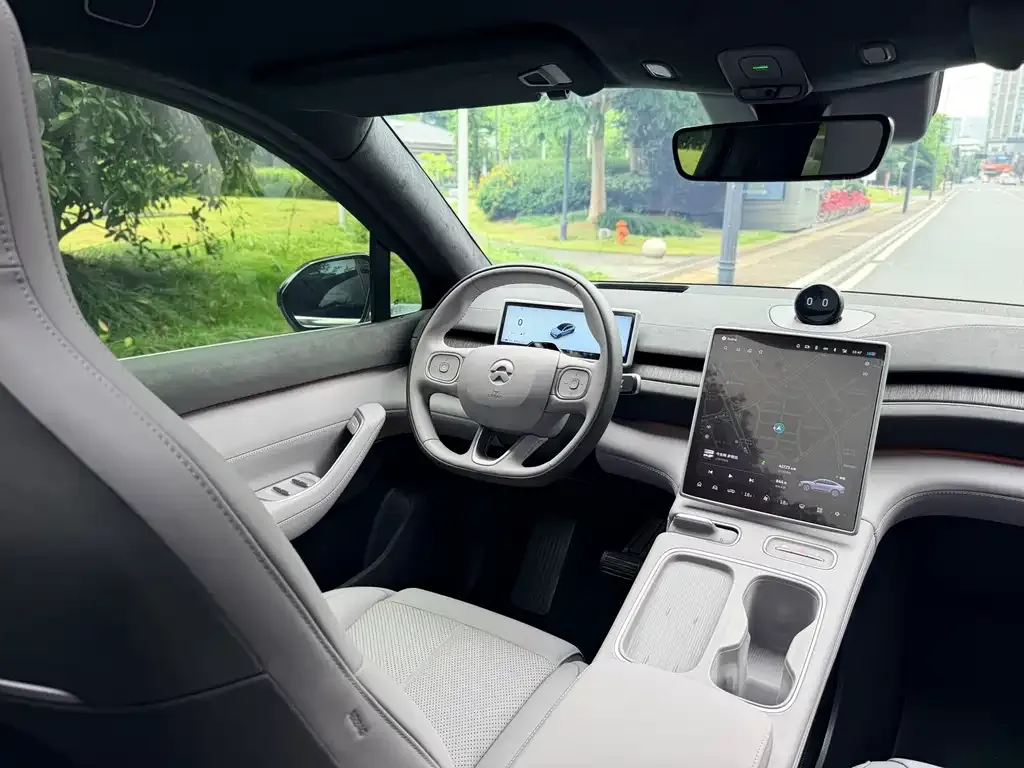 NIO EC6 — фото 8