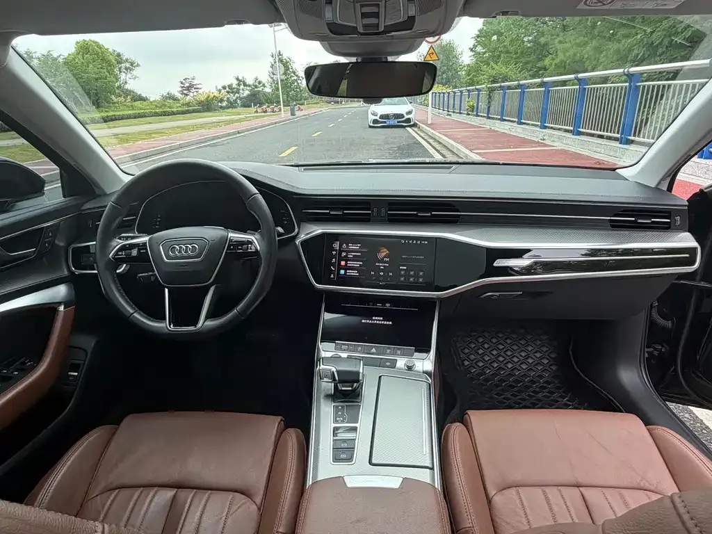 Audi A6L — фото 2