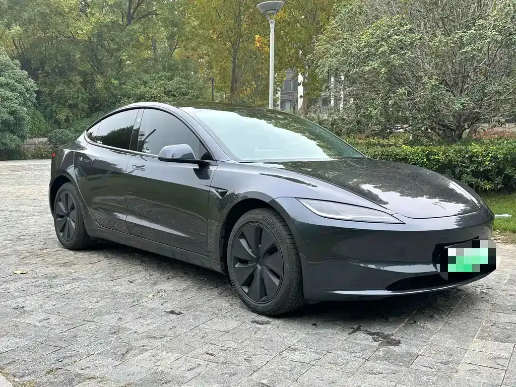 Tesla Model 3 — фото 4