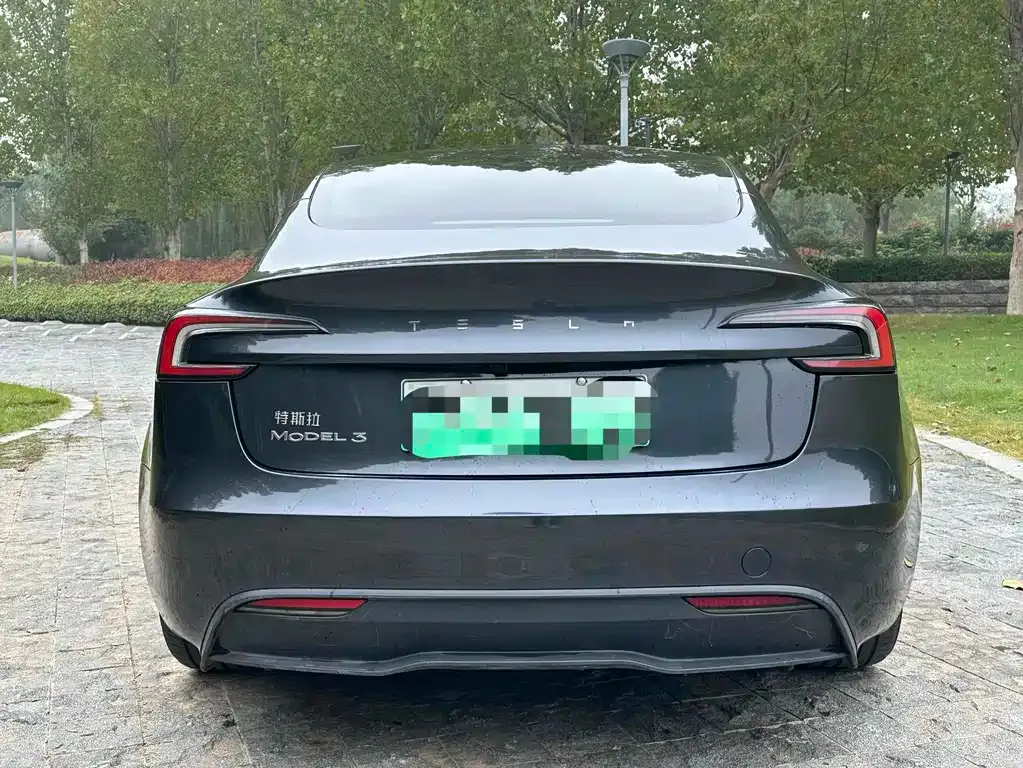 Tesla Model 3 — фото 5