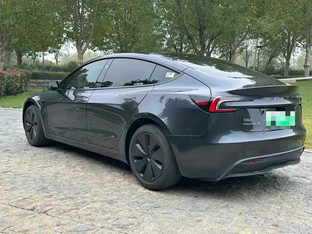 Tesla Model 3 — фото 8