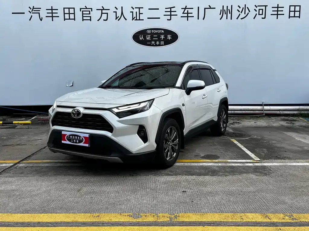 Toyota RAV4 — фото 1