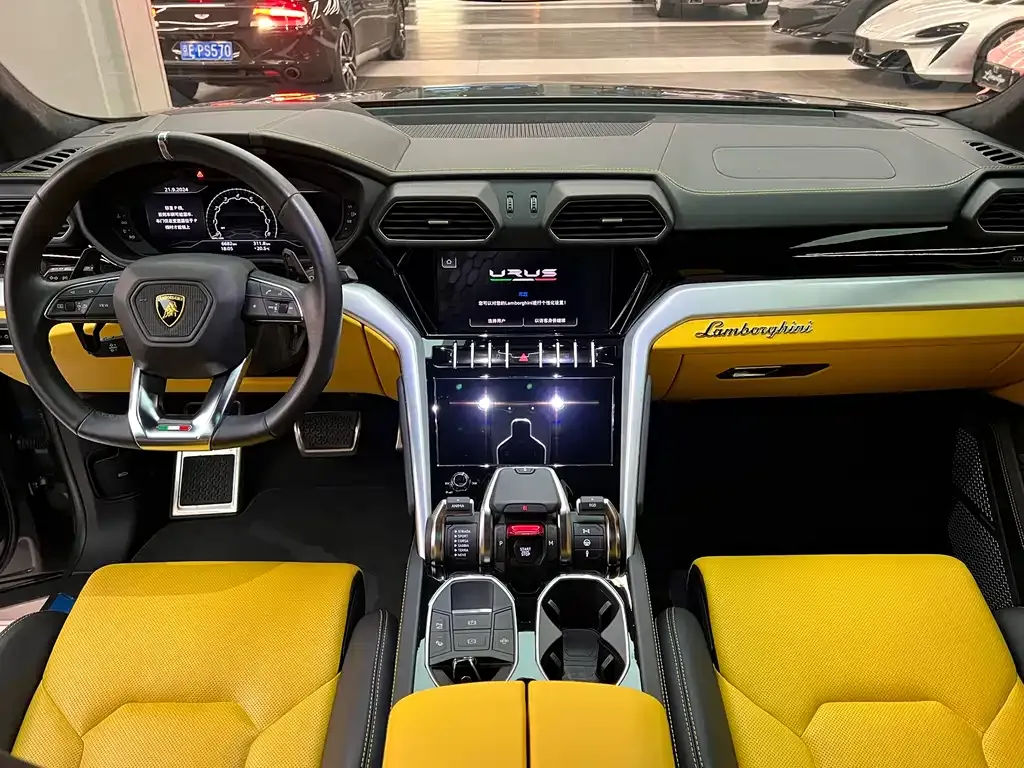 Lamborghini Urus — фото 10