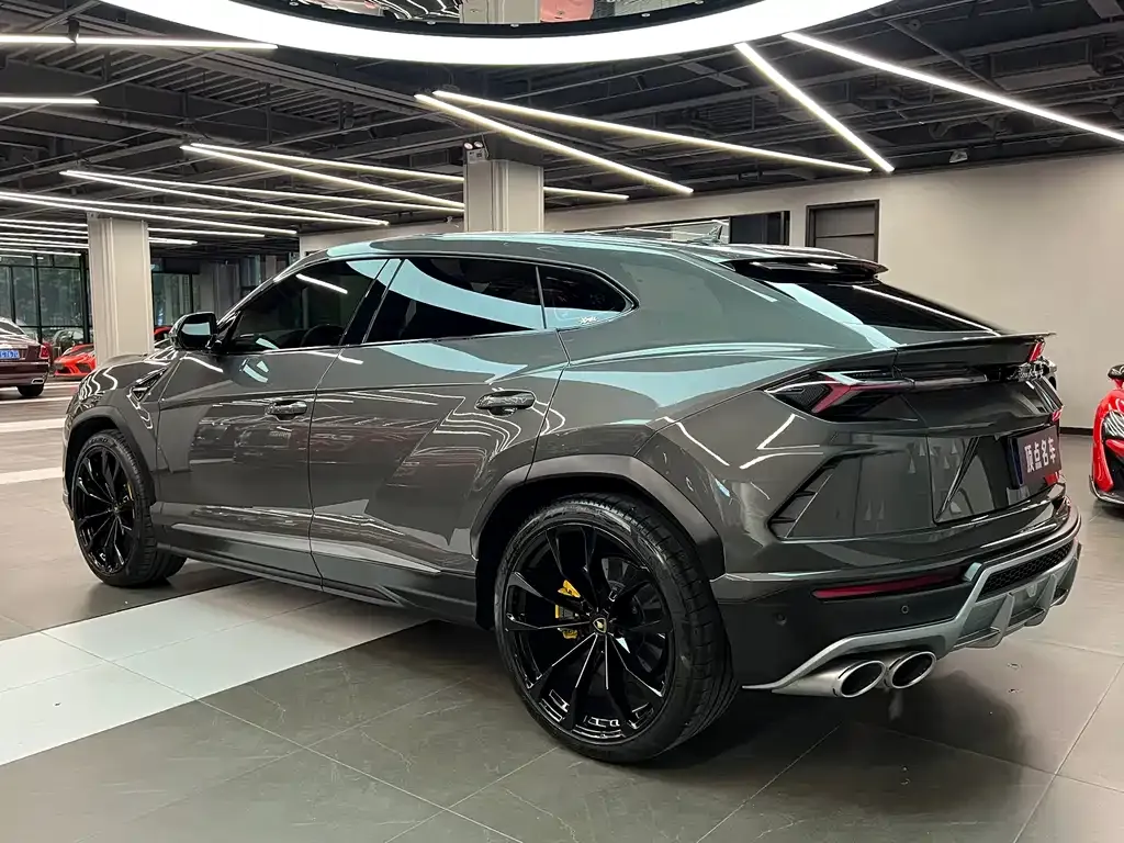 Lamborghini Urus — фото 6
