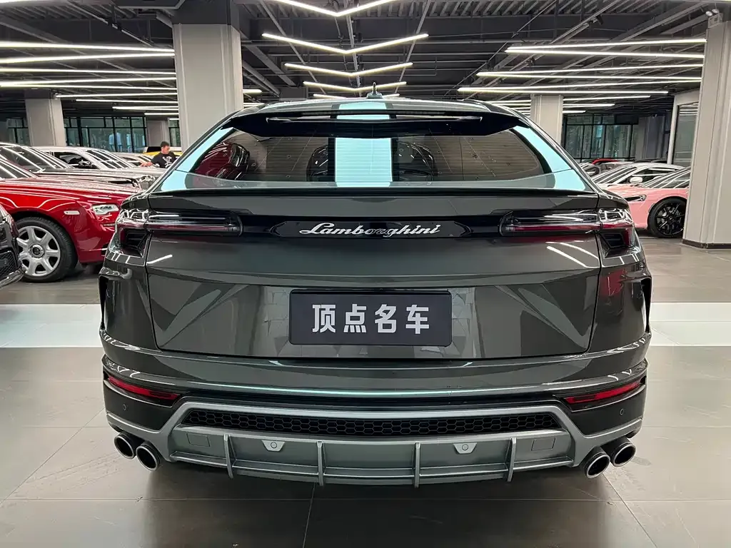 Lamborghini Urus — фото 8