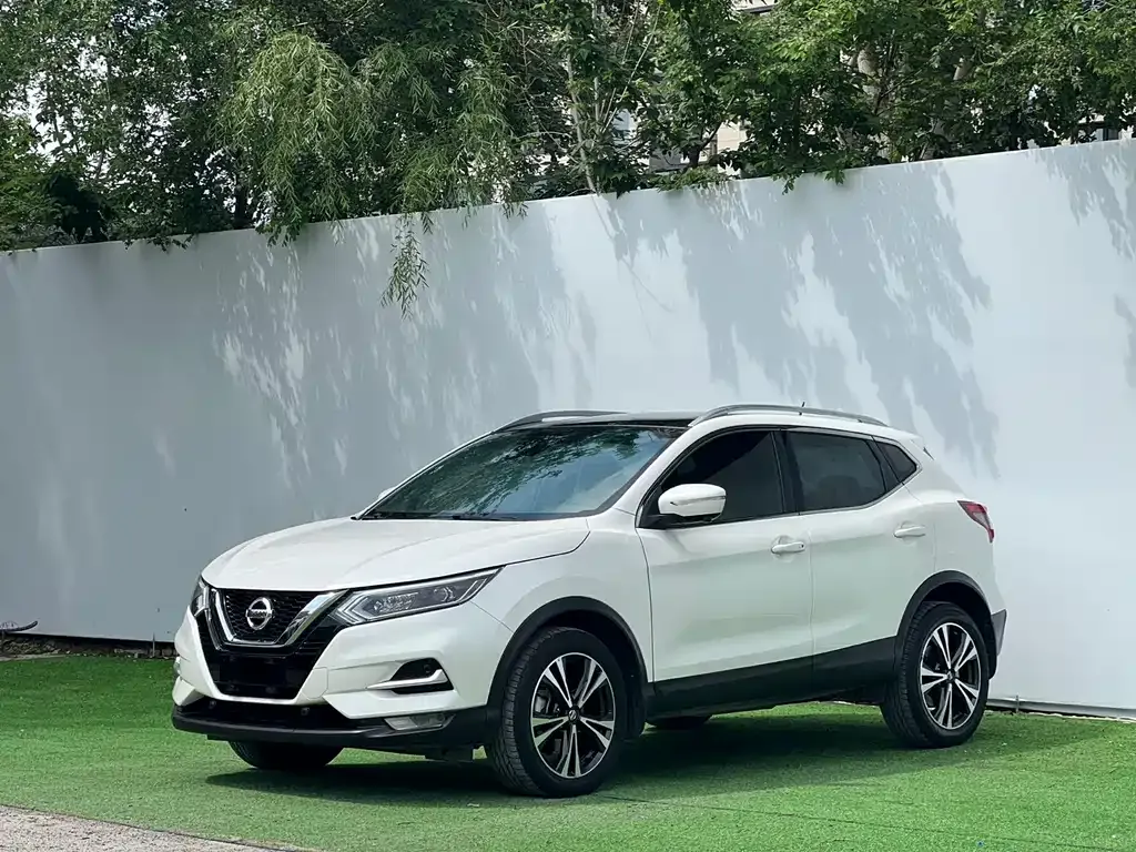 Nissan Qashqai — фото 1