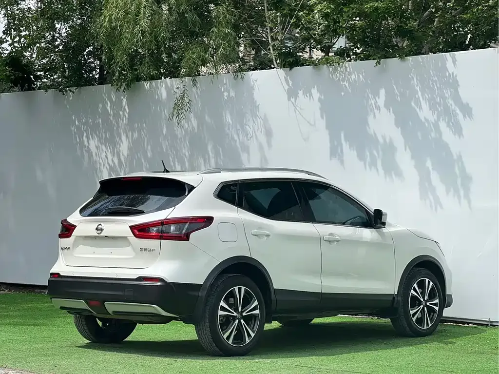 Nissan Qashqai — фото 6