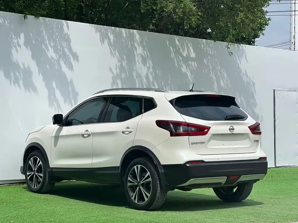Nissan Qashqai — фото 7