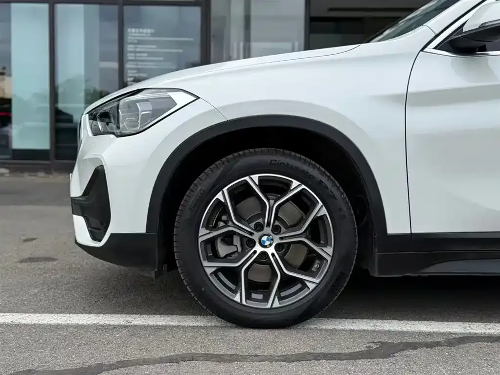 BMW X1 — фото 7