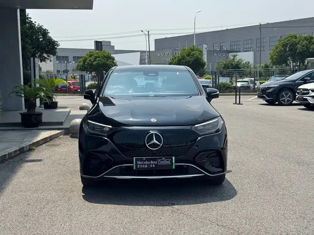 Mercedes-Benz EQE SUV — фото 9