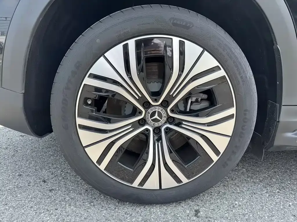 Mercedes-Benz EQE SUV — фото 3