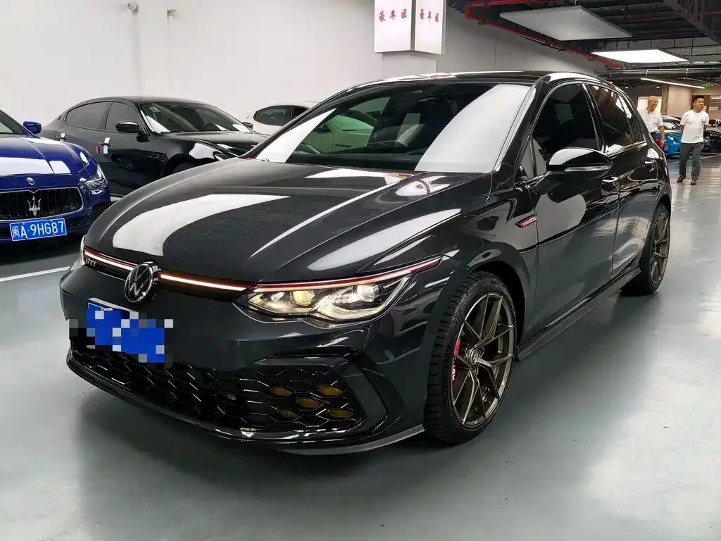 Volkswagen Golf GTI