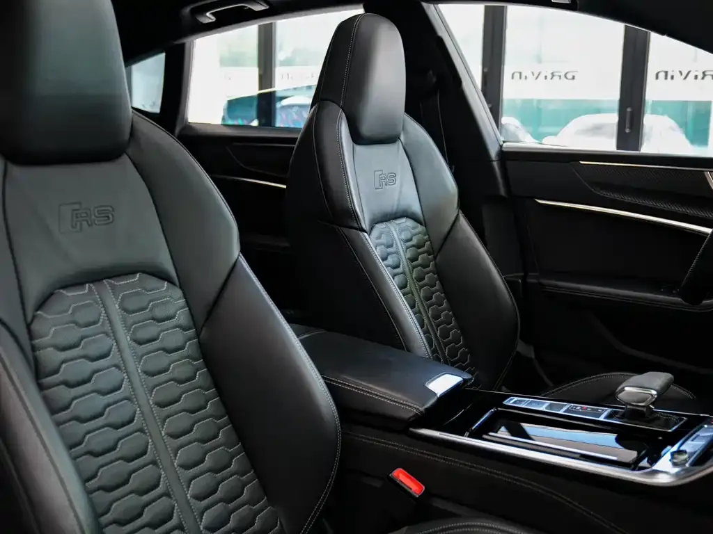 Audi RS 7 2021 из CN, фото 8