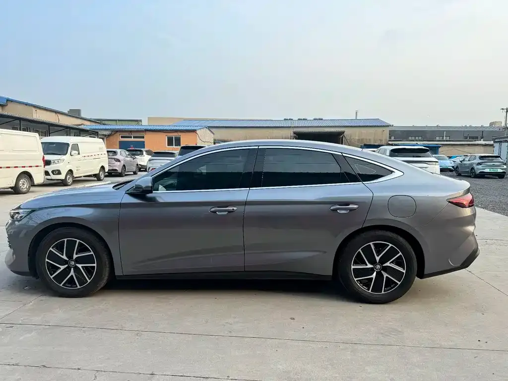 BYD Qin L — фото 10