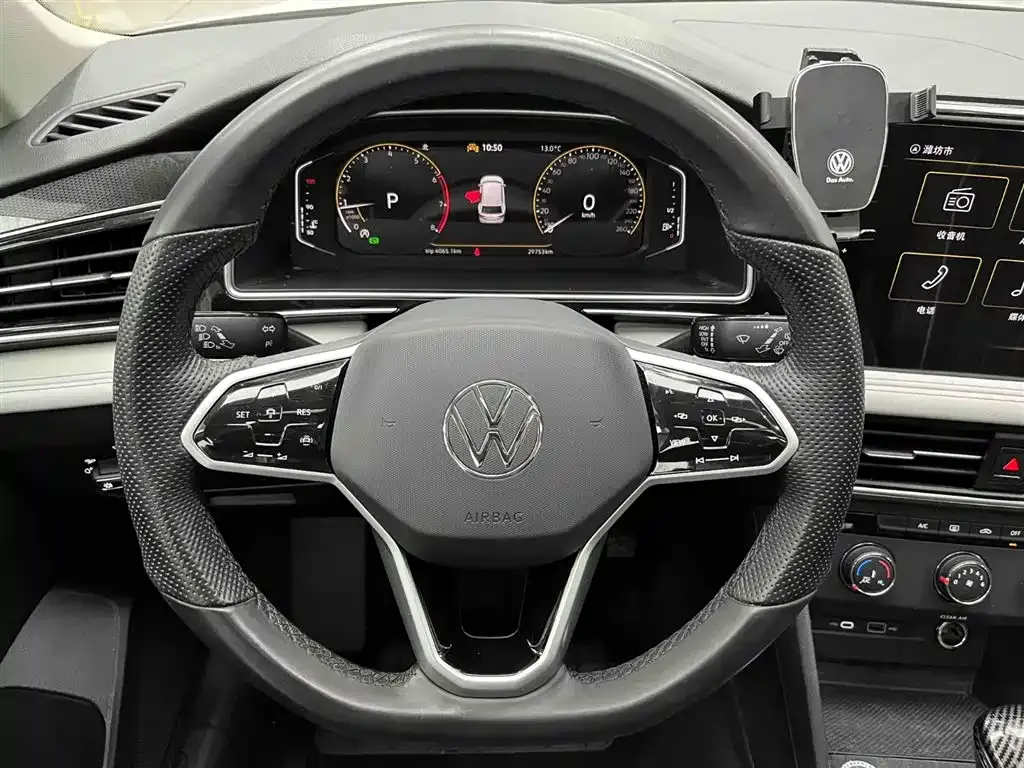 Volkswagen Tiguan L — фото 8