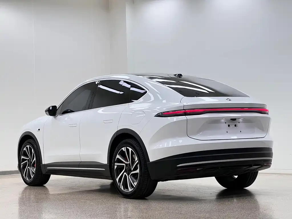 NIO EC6 — фото 9