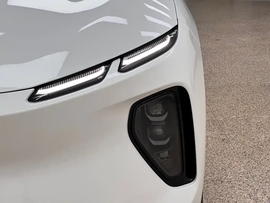 NIO EC6 — фото 8