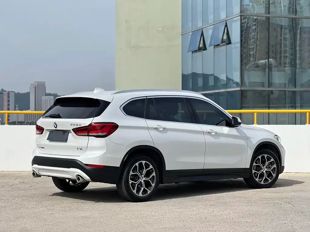 BMW X1 — фото 10
