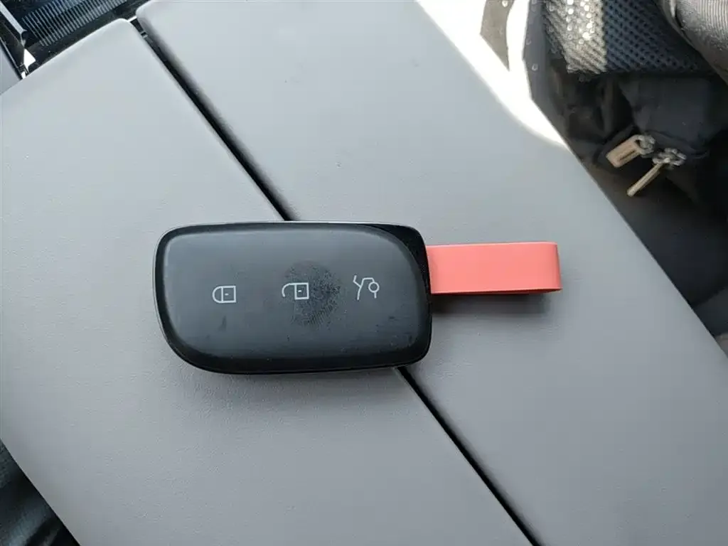 Lynk & Co Z10 2025 из CN, фото 6