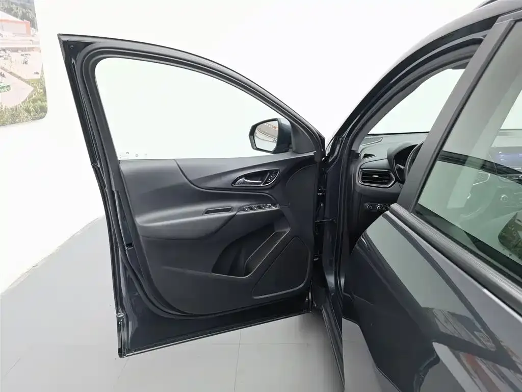 Chevrolet Equinox 2023 из CN, фото 6