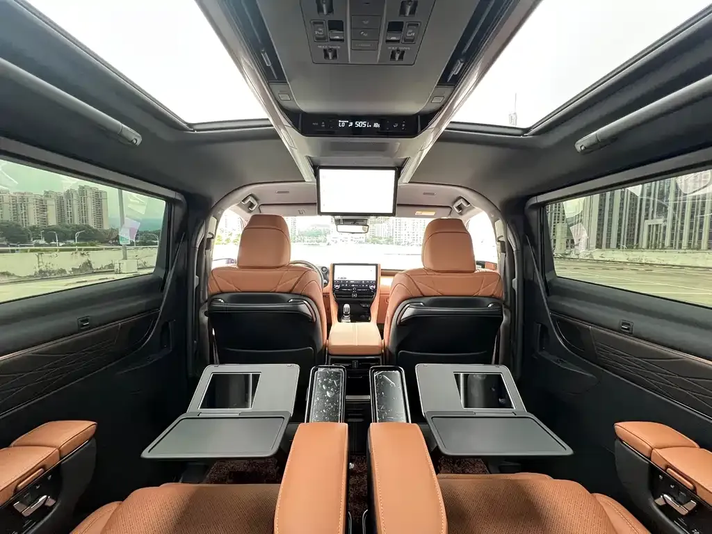 Toyota Vellfire — фото 10
