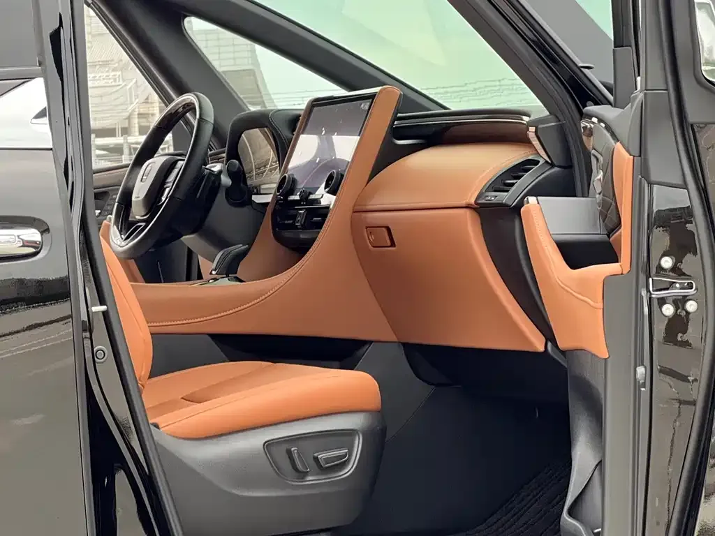 Toyota Vellfire — фото 5
