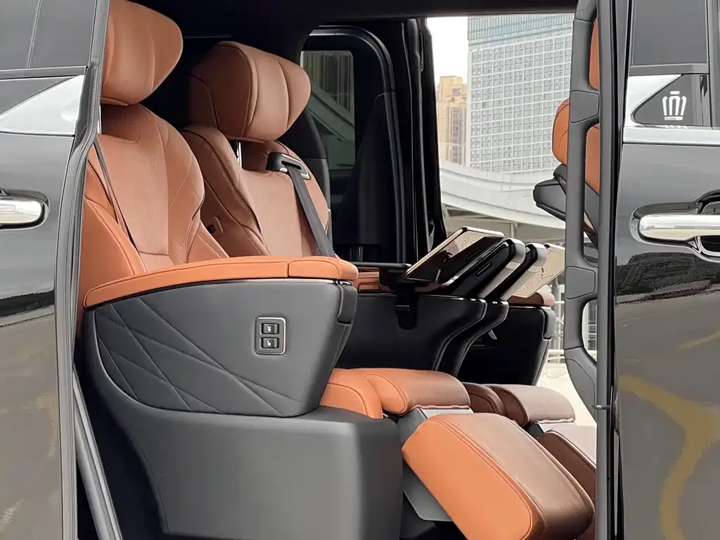 Toyota Vellfire — фото 3