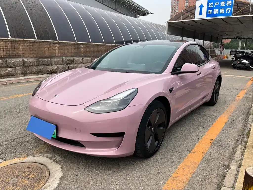 Tesla Model 3 — фото 1