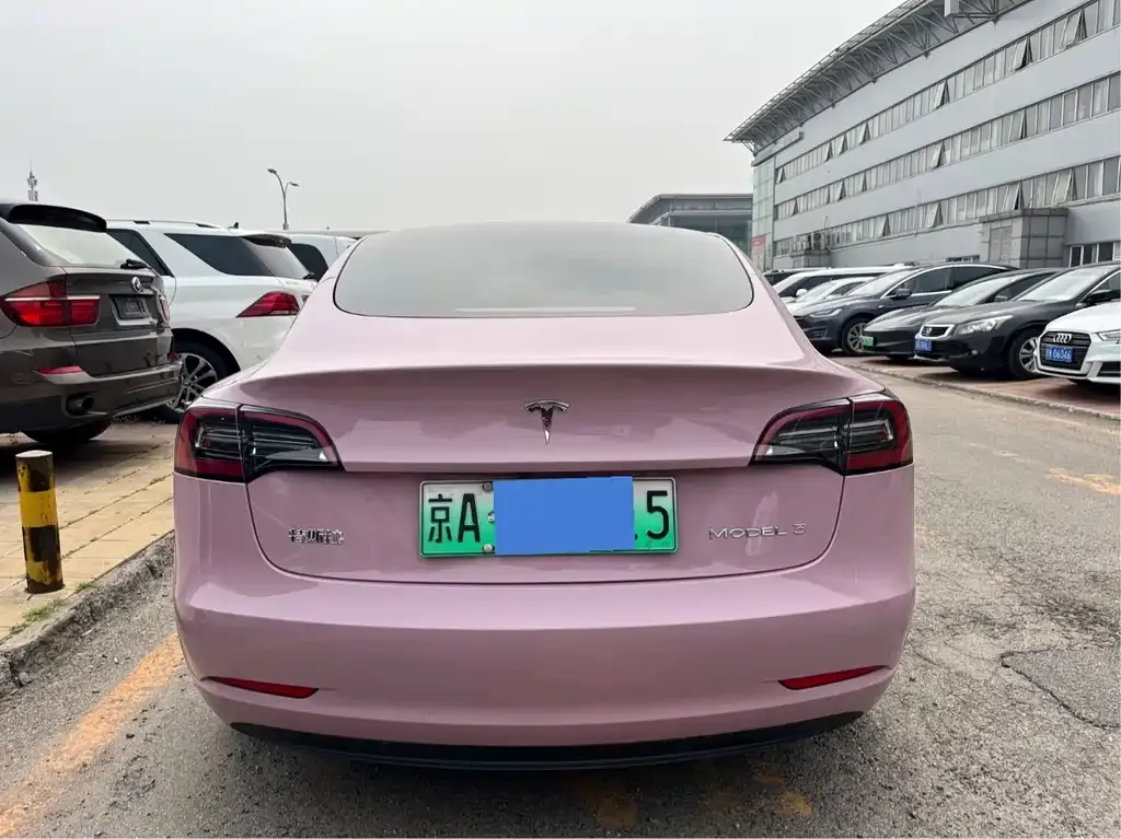 Tesla Model 3 — фото 9
