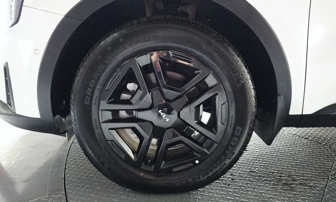 Kia Sorento — фото 10