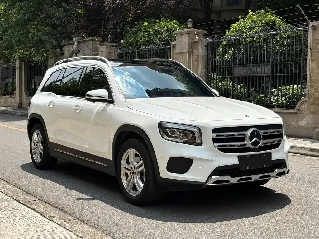 Mercedes-Benz GLB — фото 10