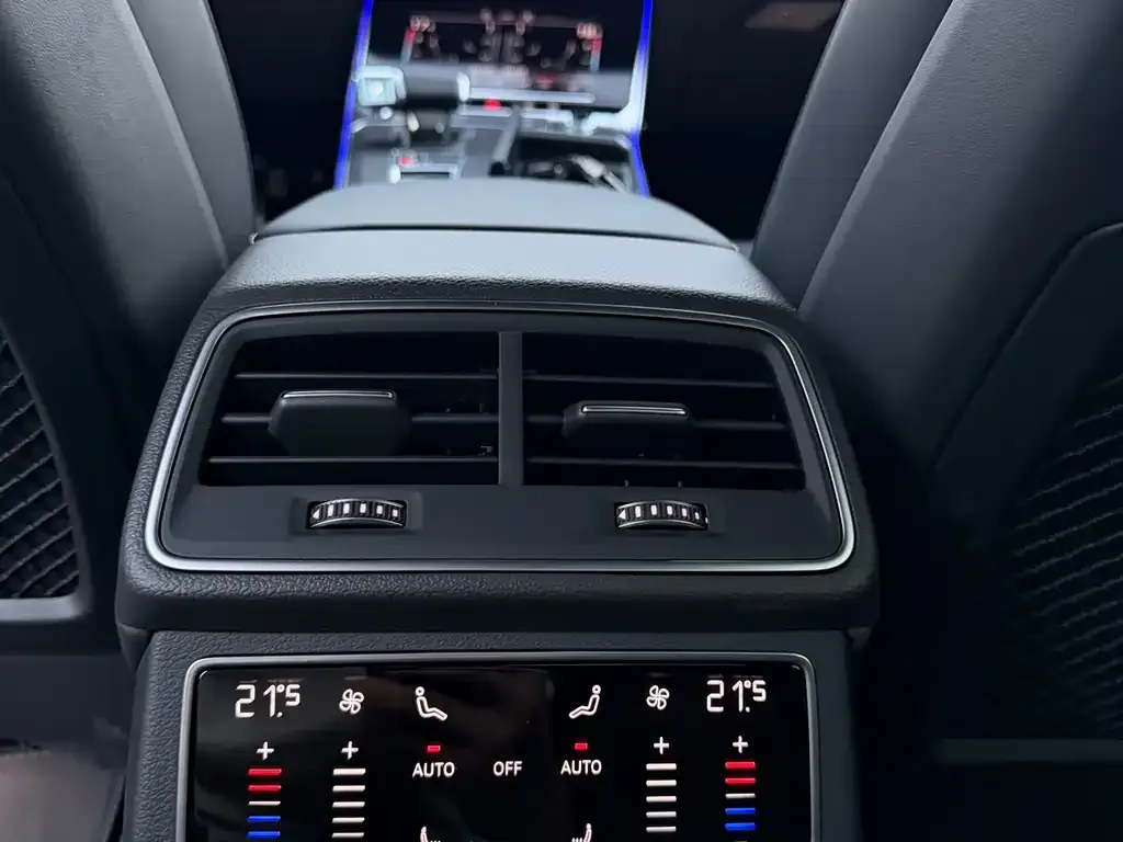 Audi A6L — фото 2