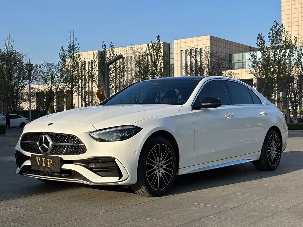 Mercedes-Benz C-Class — фото 1