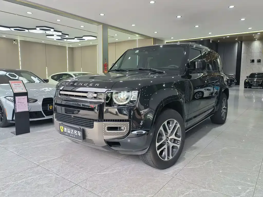 Land Rover Defender — фото 1