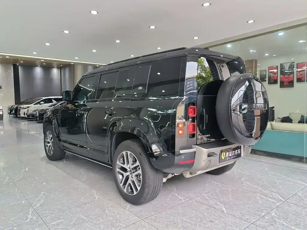 Land Rover Defender — фото 6