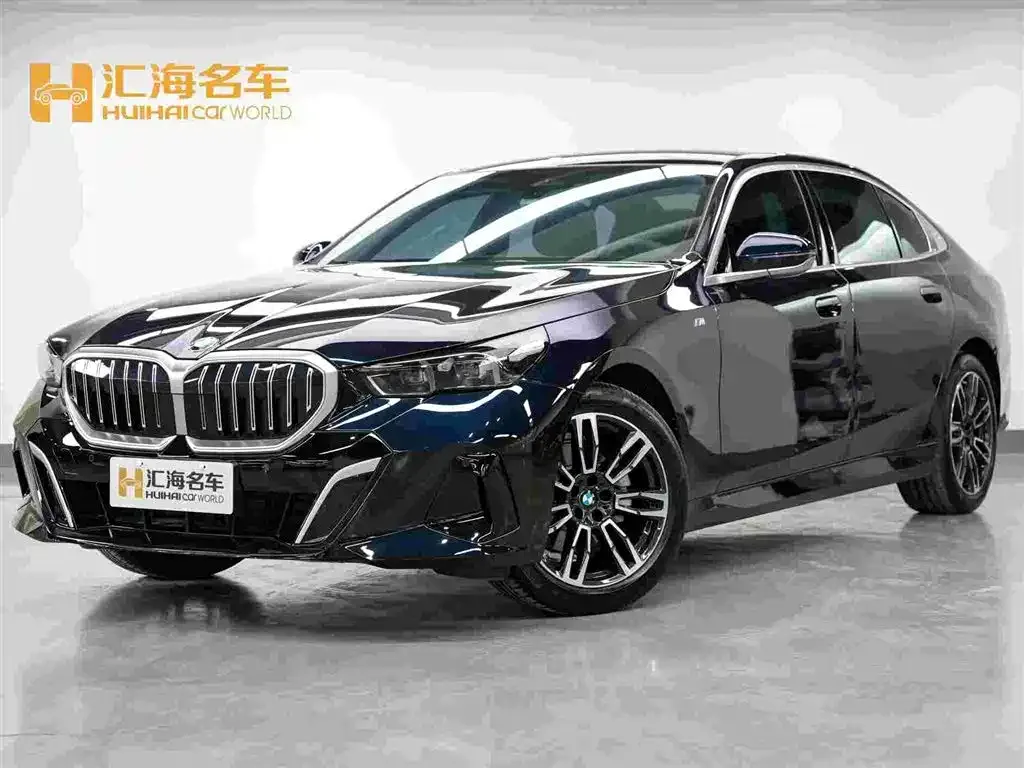 BMW 5 Series — фото 1