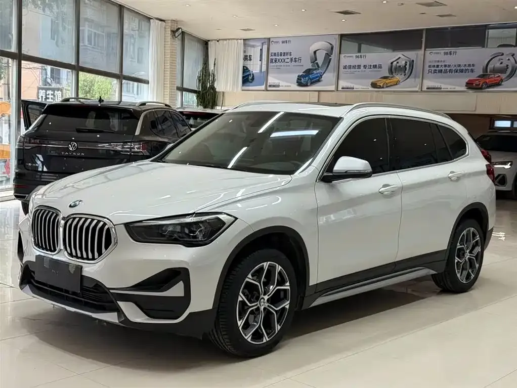 BMW X1 — фото 1