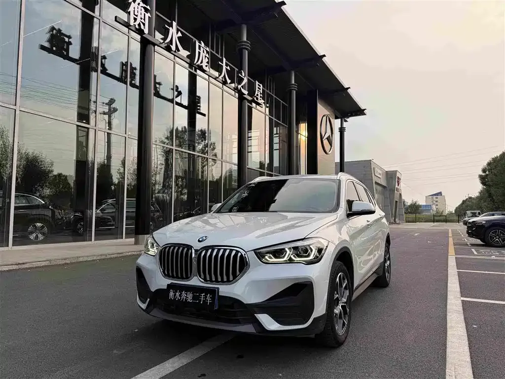 BMW X1 — фото 1