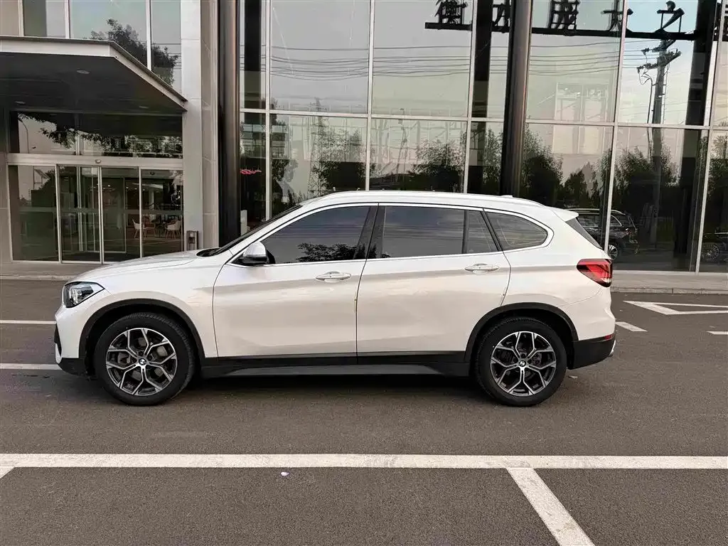 BMW X1 — фото 5