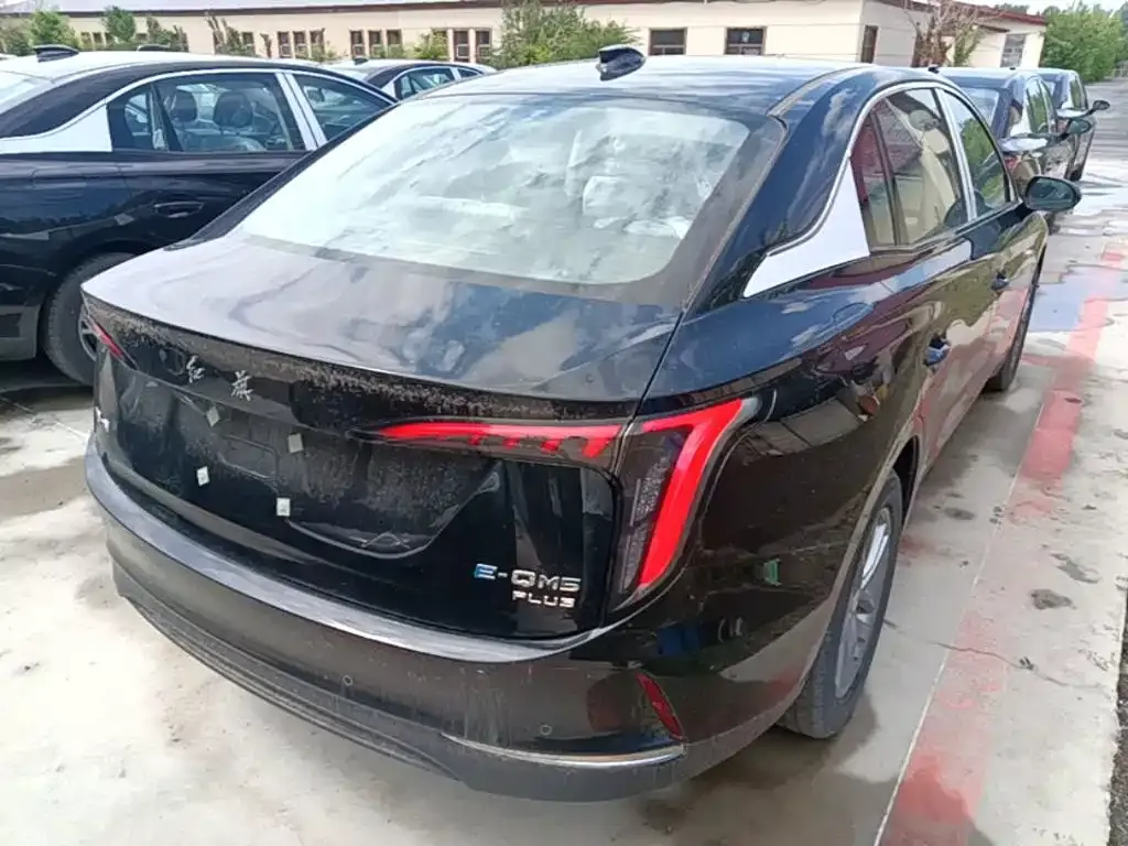 Hongqi E-QM5 — фото 8