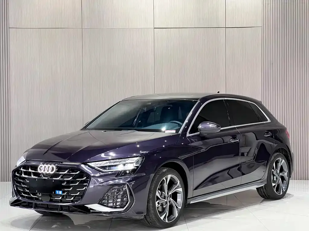 Audi A3 — фото 1