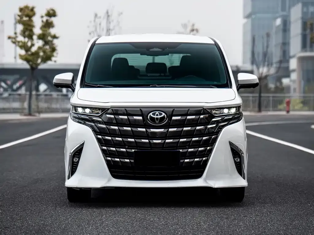 Toyota Alphard — фото 4