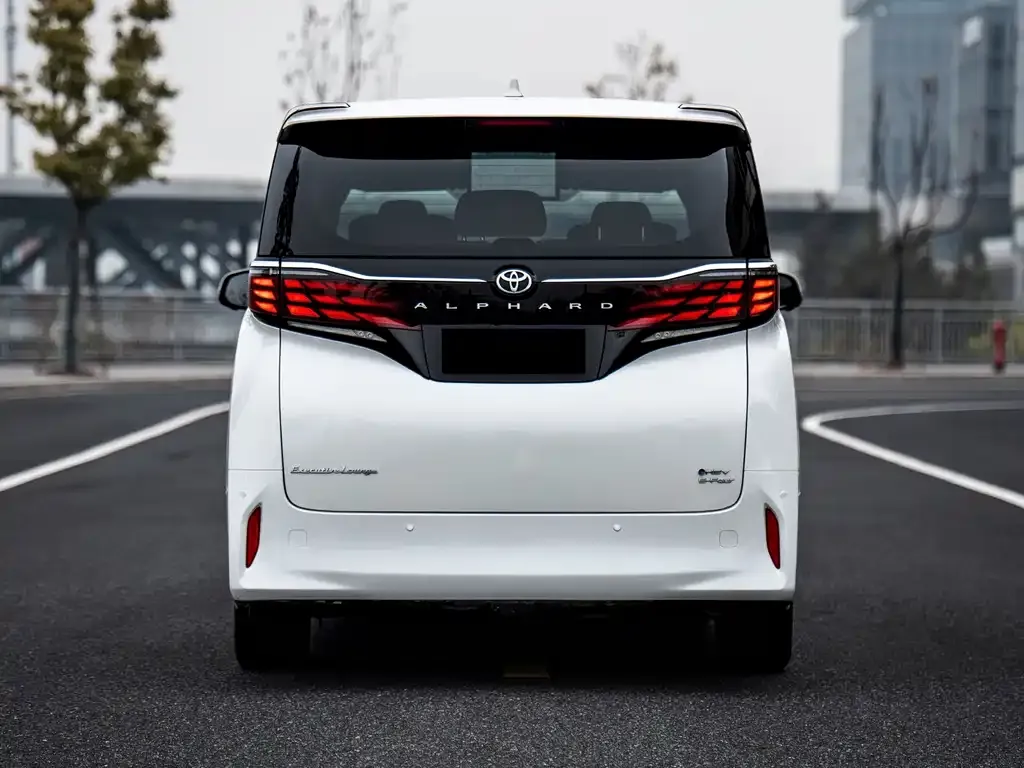 Toyota Alphard — фото 6