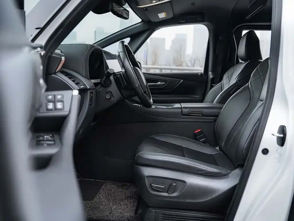 Toyota Alphard — фото 10