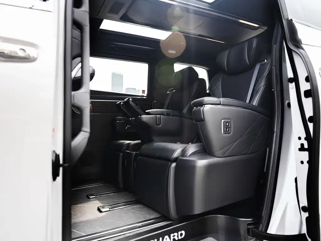 Toyota Alphard — фото 3