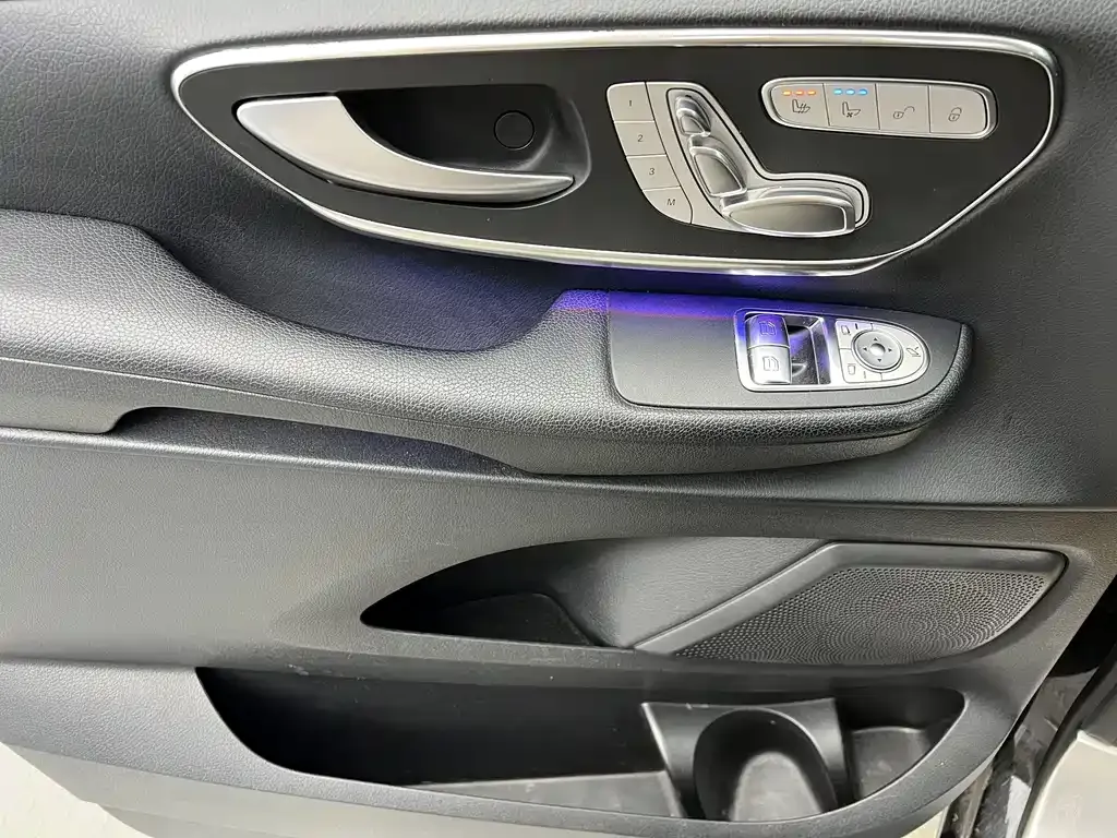 Mercedes-Benz V-Class 2021 из CN, фото 9