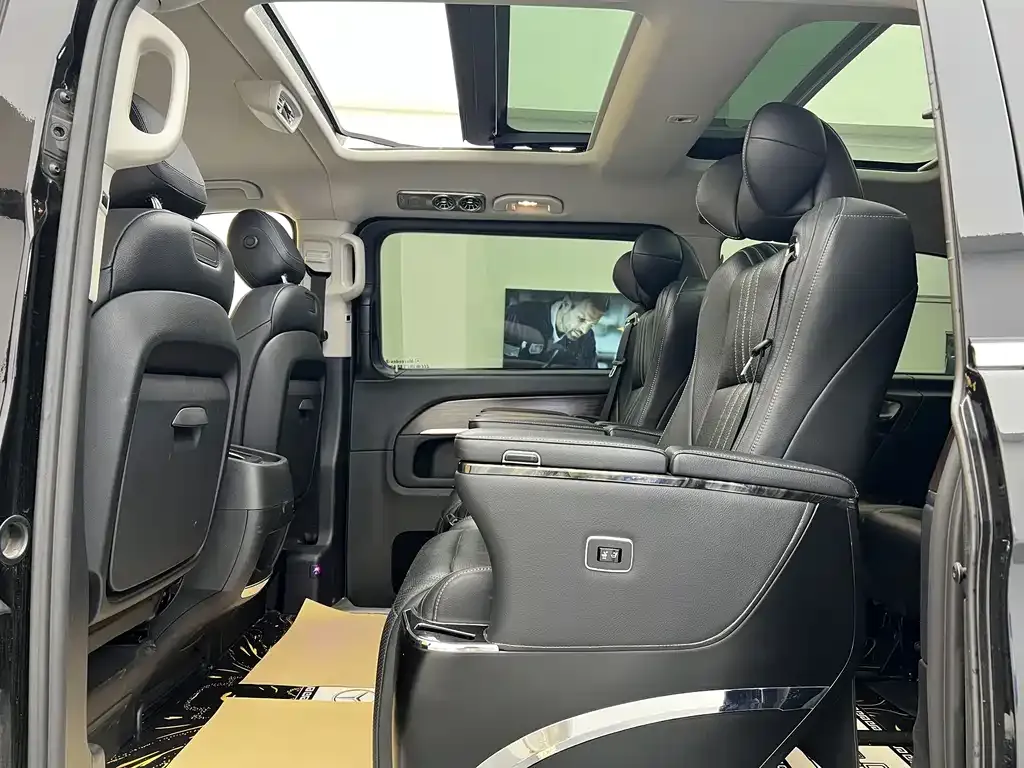 Mercedes-Benz V-Class 2021 из CN, фото 8