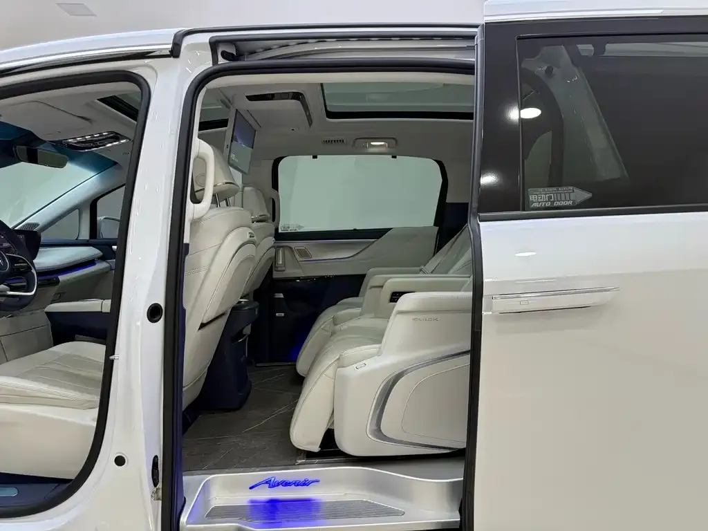 Buick GL8 Hybrid — фото 6