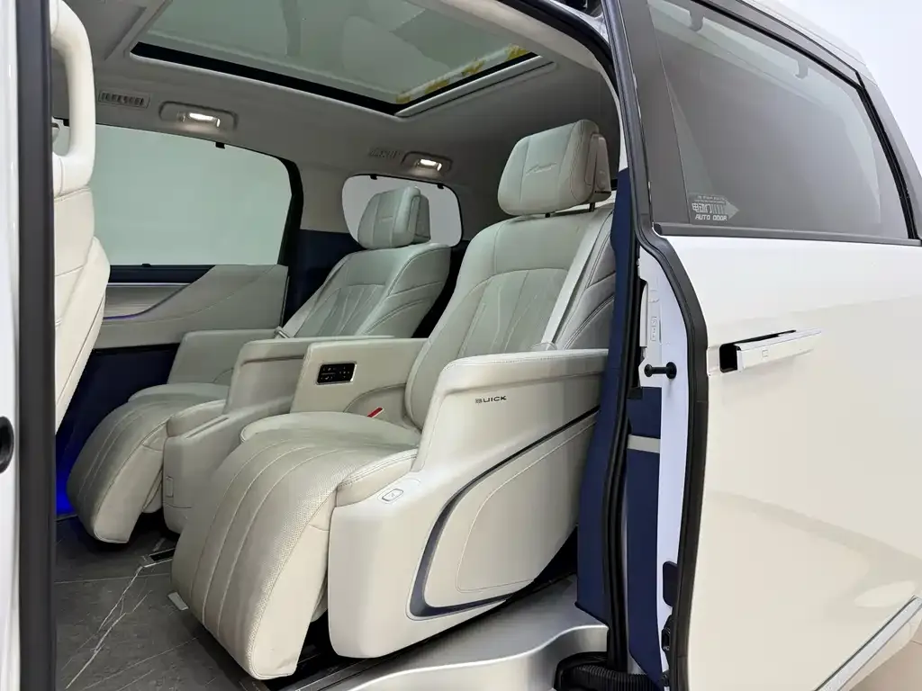 Buick GL8 Hybrid — фото 10